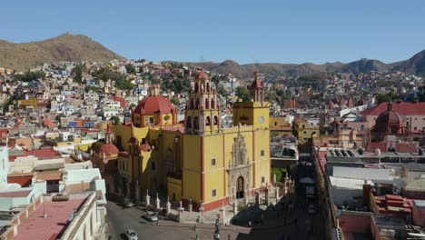 Aerial-View-of-Main-Cathedral-in-Downtown-Guanajuato,-Mexico