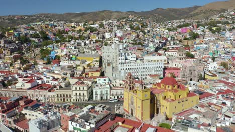 Drone-Circles-Near-Our-Lady-of-Guanajuato-Catholic-Church,-Mexico
