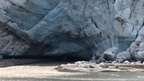 Detail-of-the-Huge-wall-of-ice-of-the-glacier-in-the-Glacier-Bay-National-Park,-Alaska