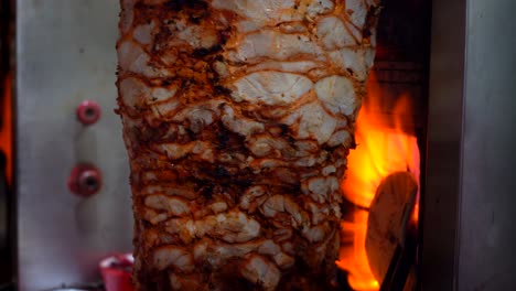 Zwei-Shawarma-Indian-Mira-Road-Schneiden-Backen-Brötchen-Straßenessen
