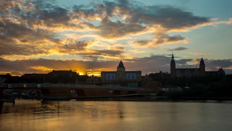 Schöne-Aussicht-Auf-Die-Stadt-Szczecin-In-Polen-Während-Des-Sonnenuntergangs---Zeitrafferaufnahme