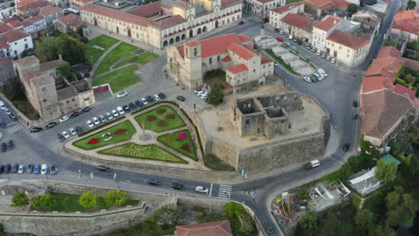 Schloss-Paço-Dos-Condes-De-Barcelos-Und-Luftaufnahme-Des-Historischen-Stadtzentrums