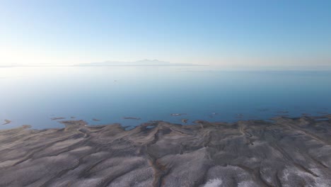 Patterns-in-Nature-on-Sandy-Shoreline-of-Great-Salt-Lake,-Utah