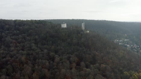The-fairytale-castle-burg-Plesse-in-Bovenden-near-Göttingen-Goettingen-at-sunrise,-Lower-Saxony,-Germany