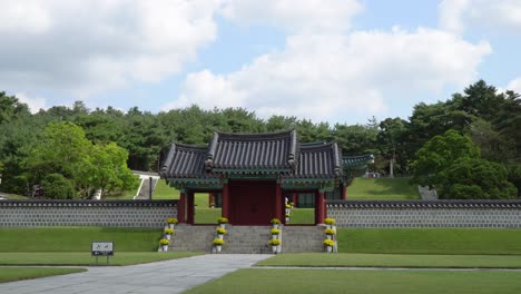 Magnificent-Landscape-Of-The-Korean-Tomb-of-Seven-Hundred-Patriots-in-Geumsan-South-Korea---wide-shot