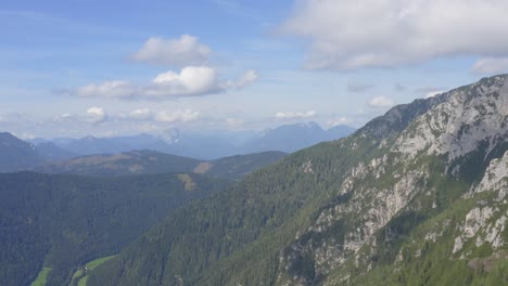 Dynamische-Dimensionen-Von-Crna-Na-Koroskem-Alpen-Slowenien
