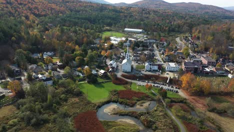Aerial-View-of-Stowe,-Small-Town-in-Countryside-of-Vermont,-USA