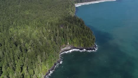 Picturesque-Coastline-of-Vancouver-Island,-British-Columbia,-Canada