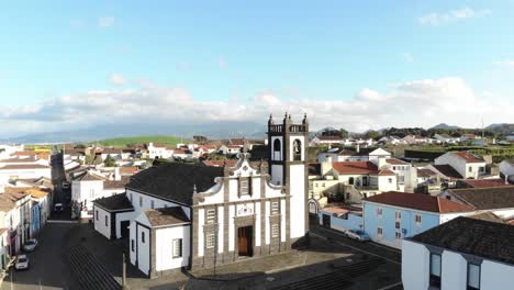 Church-of-Our-Lady-of-Livramento-in-Ponta-Delgada-São-Miguel-Island-in-Azores---Ascending-panoramic-aerial-shot