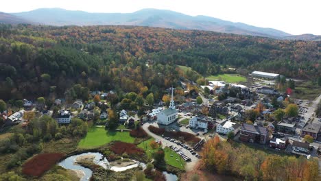 Luftaufnahme,-Stowe,-Vermont-Usa