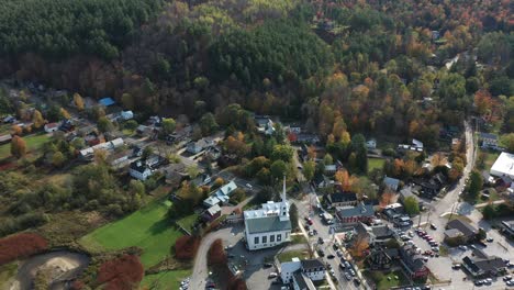 Drone-Aerial-View-of-Stowe,-Vermont-USA