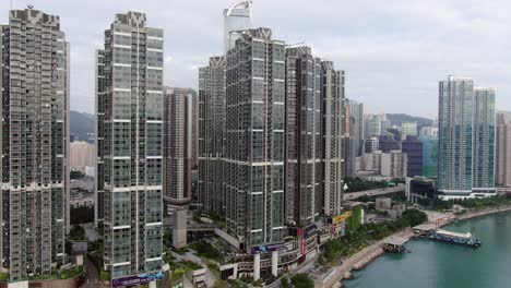 Hong-Kong-Bay-Und-Skyline-An-Einem-Schönen-Tag,-Luftbild