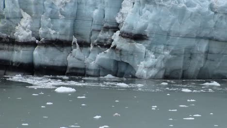 Close-up-of-Margerie-Glacier-ice-wall-and-the-Bay-waters
