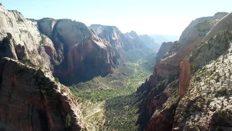 Aerial-Shot-Of-Beautiful-Mountain-Formation-At-Angels-Landing,-Zion-National-Park