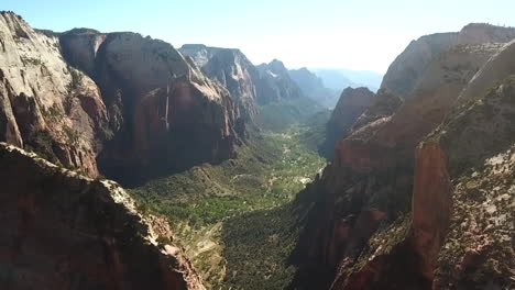 Aerial-Shot-Of-Mountain-Formation-In-Zion-National-Park,-Utah