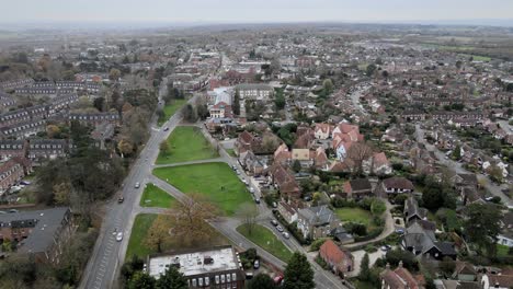 Epping-Town-Essex-Luftaufnahmen-4k-Aufsteigende-Drohne