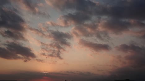 Rot-Lila-Orange-Blau-Rosa-Sonnenuntergang-Himmel-Wolke,-Dramatischer-Sonnenuntergang-Himmel