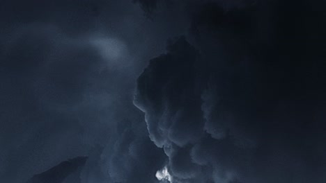Una-Tormenta-Dentro-De-La-Nube-Cumulonimbus