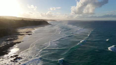 Beautiful-Waves-In-Cylinder-Beach-At-Sunrise-In-Summertime---Ocean-Waves---Point-Lookout,-QLD,-Australia