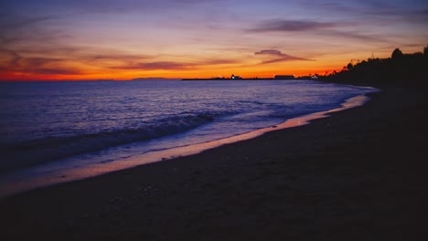 Calm-beach-waves-after-sunset