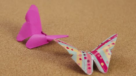 Papierschmetterlinge-In-Origami-Technik