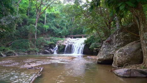 Schöner-Mae-Sa-Wasserfall-In-Chiang-Mai,-Thailand