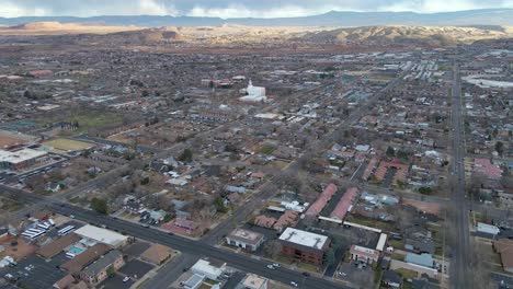 Aerial-view-of-St-George-city-residential-neighborhood-with-houses