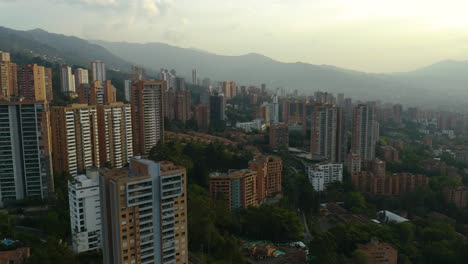 Beautiful-View-of-Medellin,-Colombia.-Pedestal-Down