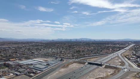 Summerlin,-Las-Vegas,-Usa-Drohne,-Die-über-Der-Autobahnkreuzung-Aufsteigt