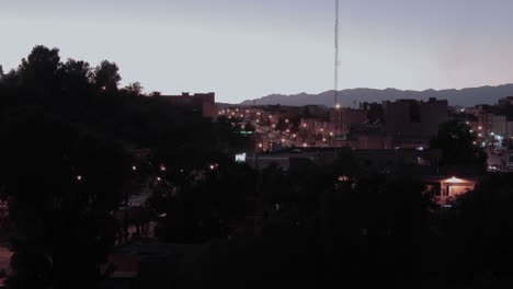 day-to-night-timelapse-of-the-main-avenue-of-Ouarzazate