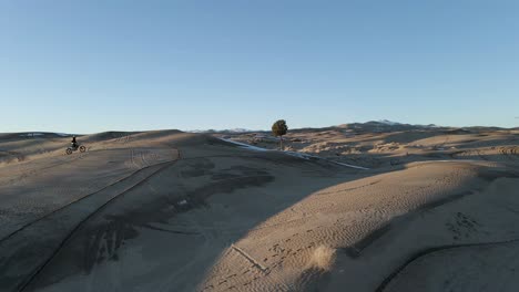 Dirtbiken-In-Den-Sanddünen-Im-Erholungsgebiet-Little-Sahara-In-Utah
