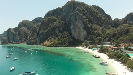 Tropical-beach-of-Ko-Phi-Phi-Islands-,-Thailand