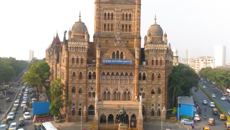 Una-Toma-De-Dron-De-La-Terminal-De-Chhatrapati-Shivaji-Maharaj-Y-Los-Edificios-Patrimoniales-De-La-Corporación-Municipal-En-El-área-Del-Fuerte-Del-Sur-De-Bombay