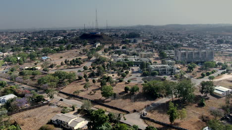 Luftaufnahme-Von-Jos-Town-Mit-Den-Modernen-Gebäuden-Und-Straßen-Des-Mittleren-Gürtels-Nigerias