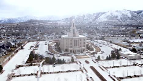 LDS-Mormon-Temple,-Payson-in-Utah.-Aerial-circling