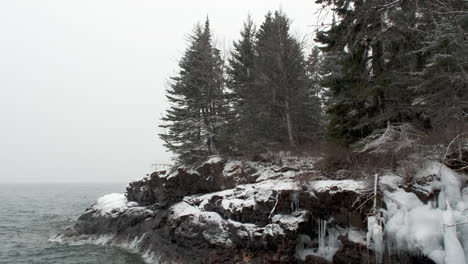 Lake-Superior-North-Shore-Winter-Snowstorm