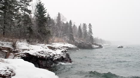 Rocky-Lake-Superior-Shoreline-In-A-Snowstorm