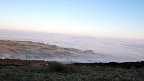 Nebelwolken-Vorbei-Lancashire-Landschaft-Valley-Moor-Aussichtspunkt-Bei-Sonnenaufgang