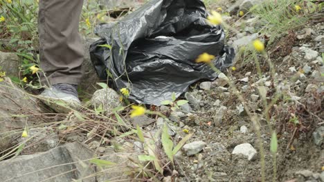 Environmental-garbage-clean-up