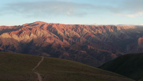 Serranias-El-Hornocal,-Cerro-De-14-Colores,-Argentina,-Wide-Establishing-Shot
