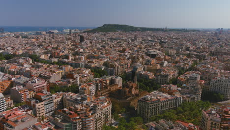 Barcelona-Aerial-View-over-City-to-Bay