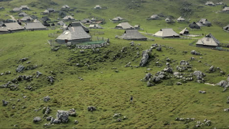 Drone-shot-of-the-mountain-village-on-Velika-planina