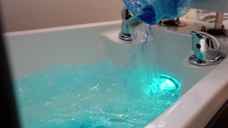 Wellness-Center-Badewanne-Warmwasser-Schönheitsbehandlung