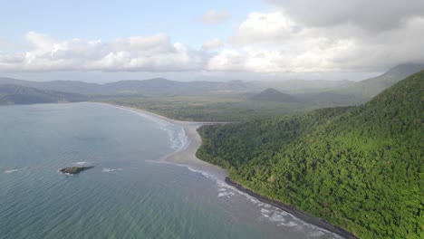 Snapper-Island-National-Park-Near-The-Mouth-Of-Daintree-River-In-Queensland,-Australia