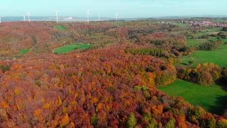 Windkraftanlage-Bau-Luftaufnahme-Herbst