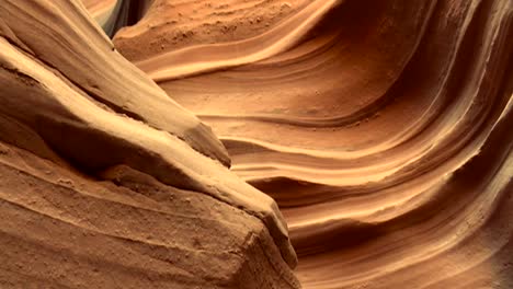 Dramatic-close-up-of-the-Antelope-Canyon-inner-walls