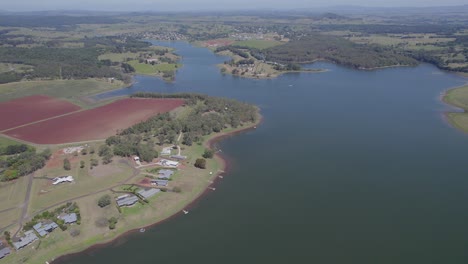 Yungaburra-Town-On-Lake-Tinaroo-In-Atherton-Tablelands,-Queensland,-Australia---aerial-drone-shot
