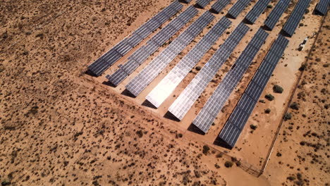 Sonnenkollektoren-In-Der-Wüste-Von-Utah,-Vom-Himmel-Aus-Gesehen