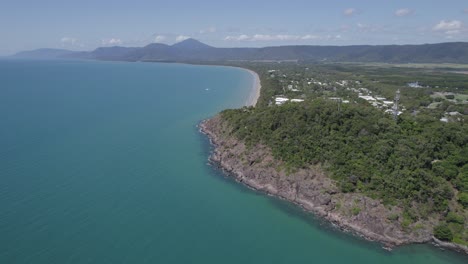 Ruhige-Ansicht-Des-Paradiesischen-Strandes-In-Vier-Meile,-Port-Douglas,-Qld-Australien