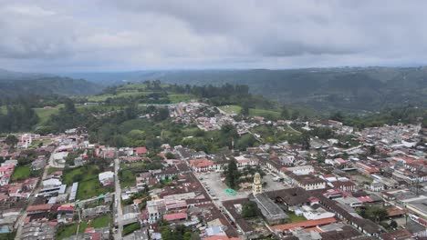 Ciudad-De-Salento,-Por-Lo-Tanto,-Colombia-A